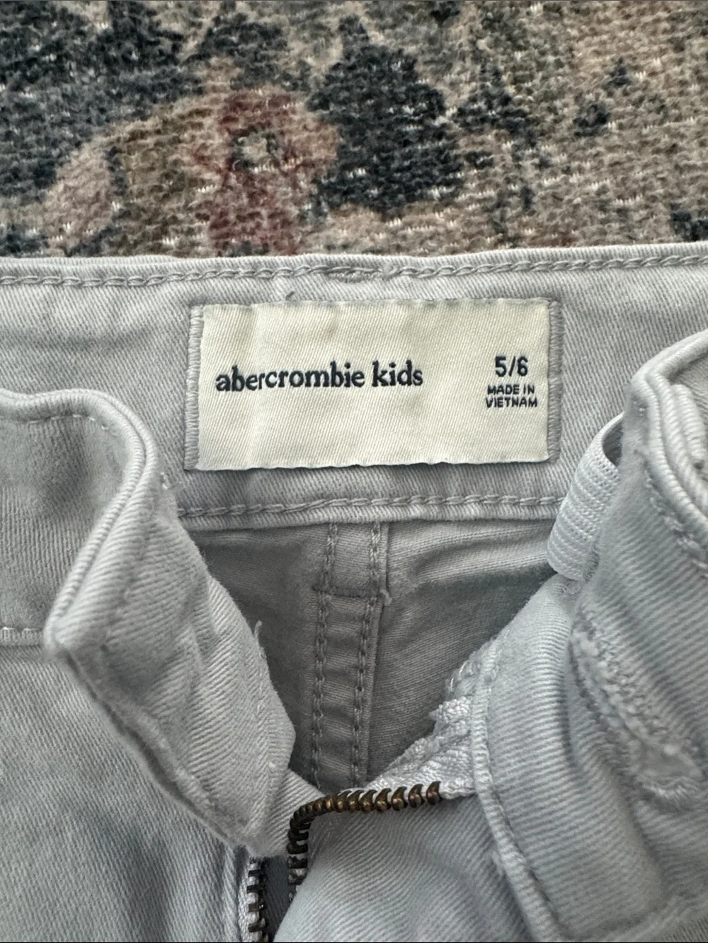 abercrombie kids Light Gray Cargo-Style Jeans